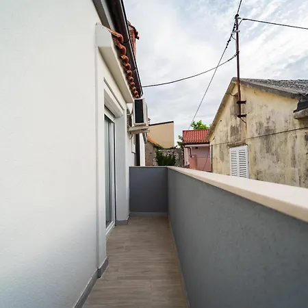 Mara Hébergement de vacances Privlaka (Zadar)